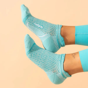 Feetures! Plantar Fasciitis Compression Sock - Light Cushion Tab (Aqua Spring)