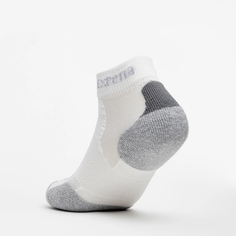 Thorlo Experia TECHFIT Light Cushion Ankle Socks (XCMU) - White