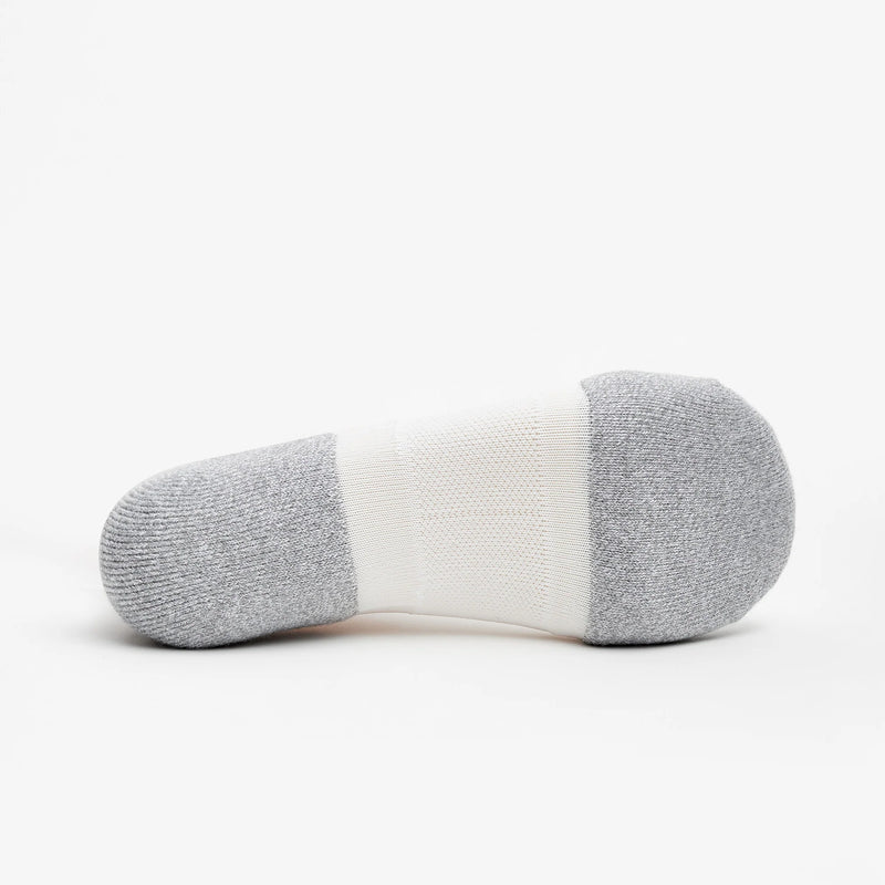 Thorlo Experia TECHFIT Light Cushion Ankle Socks (XCMU) - White