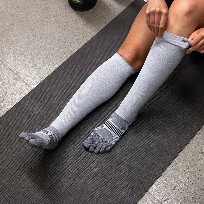Injinji Women’s Compression Over The Calf Socks - Grey