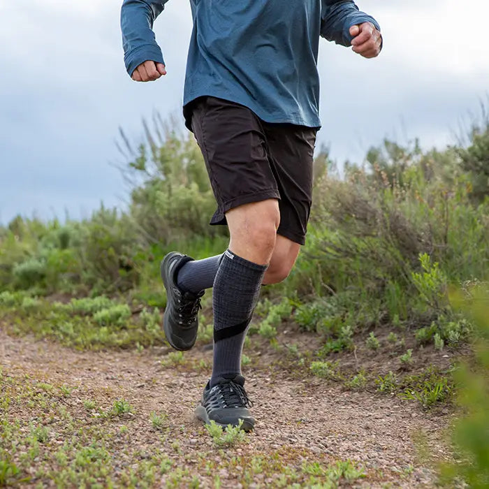 Injinji Trail Midweight Over The Calf - Granite
