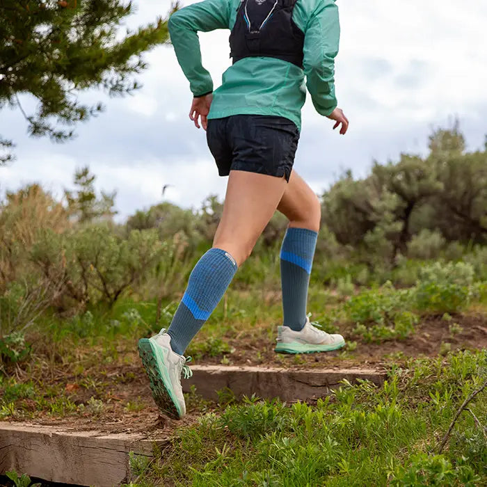 Injinji Trail Midweight Over The Calf - Storm