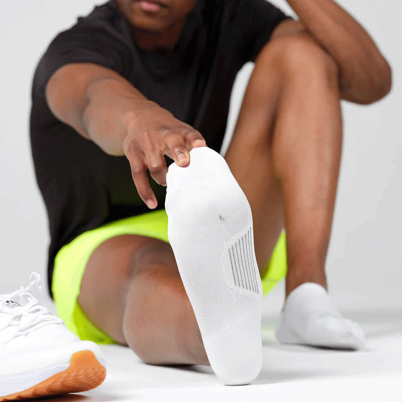 Feetures! ELITE Ultra Light Cushion Invisible - White